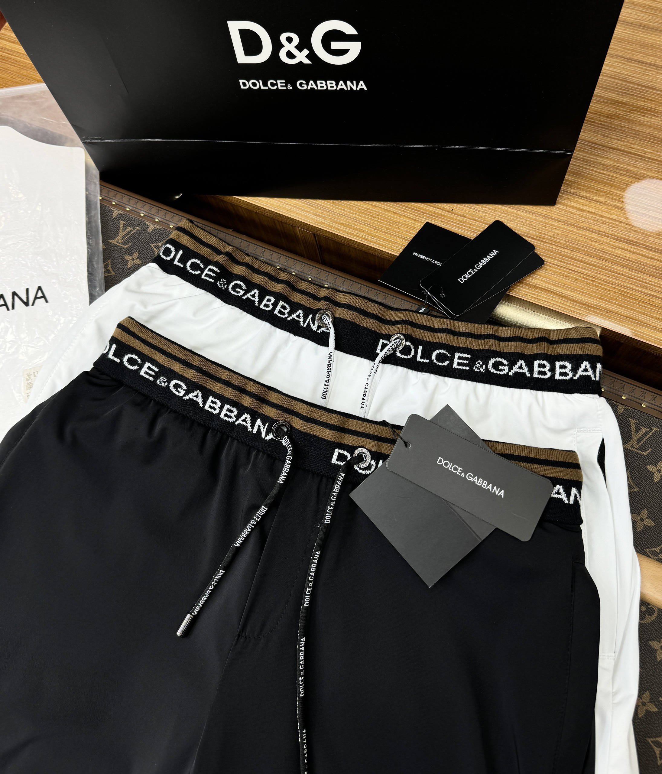 Quần short gió Dolce Gabbana DG logo tag vuông check cạp Like Auth 1-1 on web CD MK